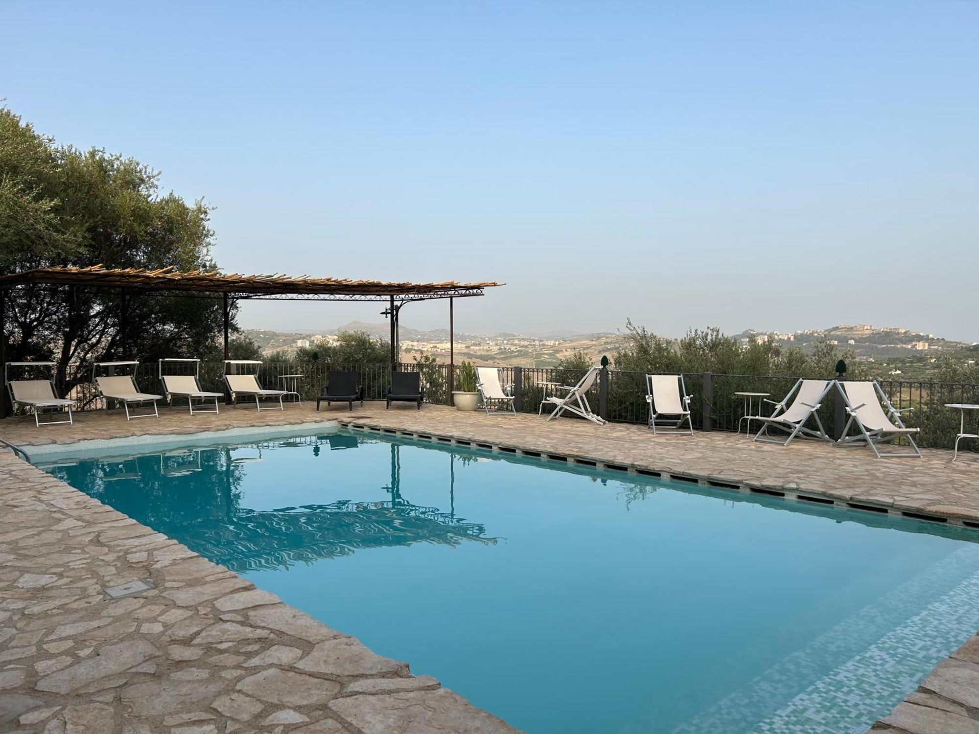 Roba Degli Ulivi Bed and Breakfast Agrigento Buitenkant foto