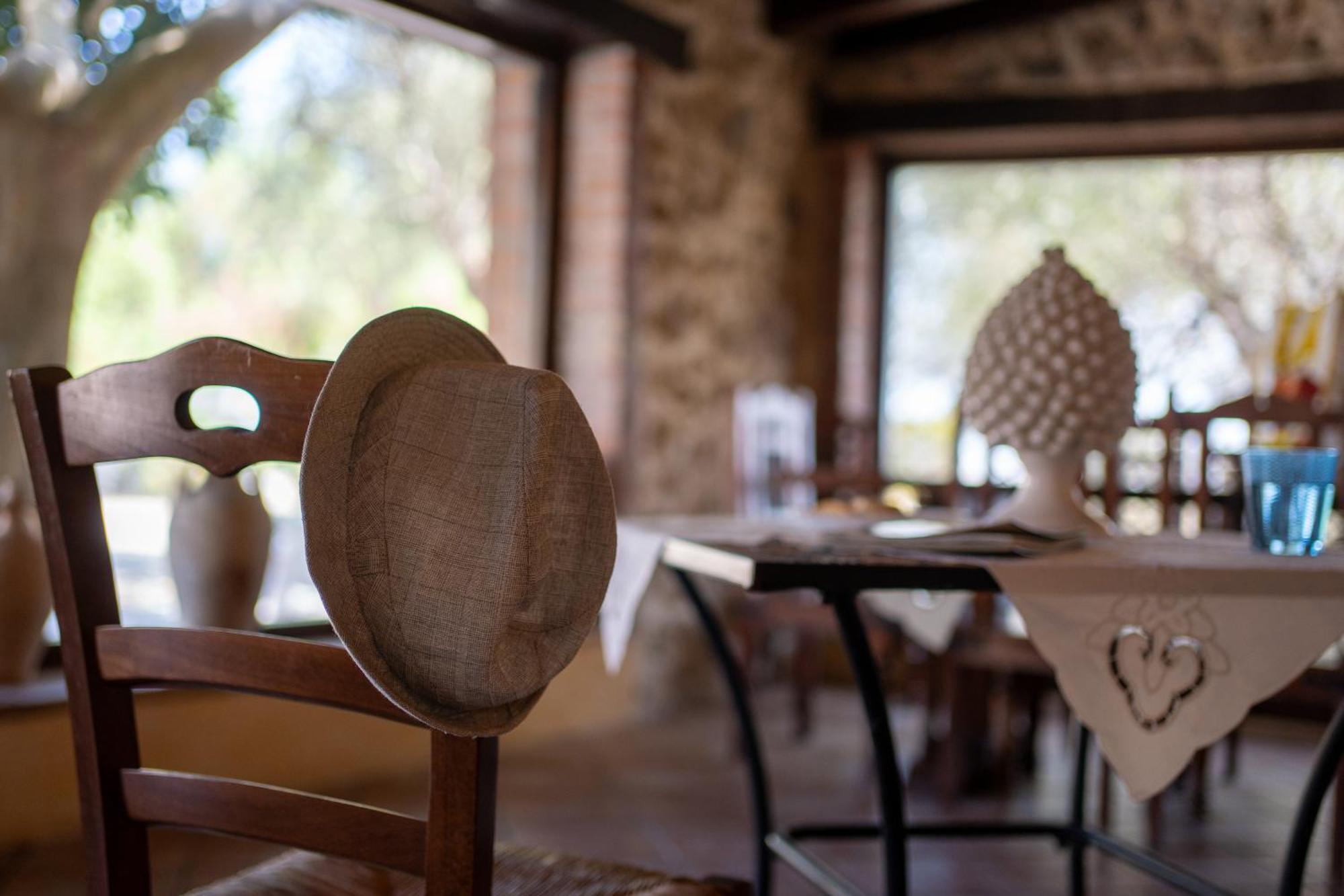 Roba Degli Ulivi Bed and Breakfast Agrigento Buitenkant foto