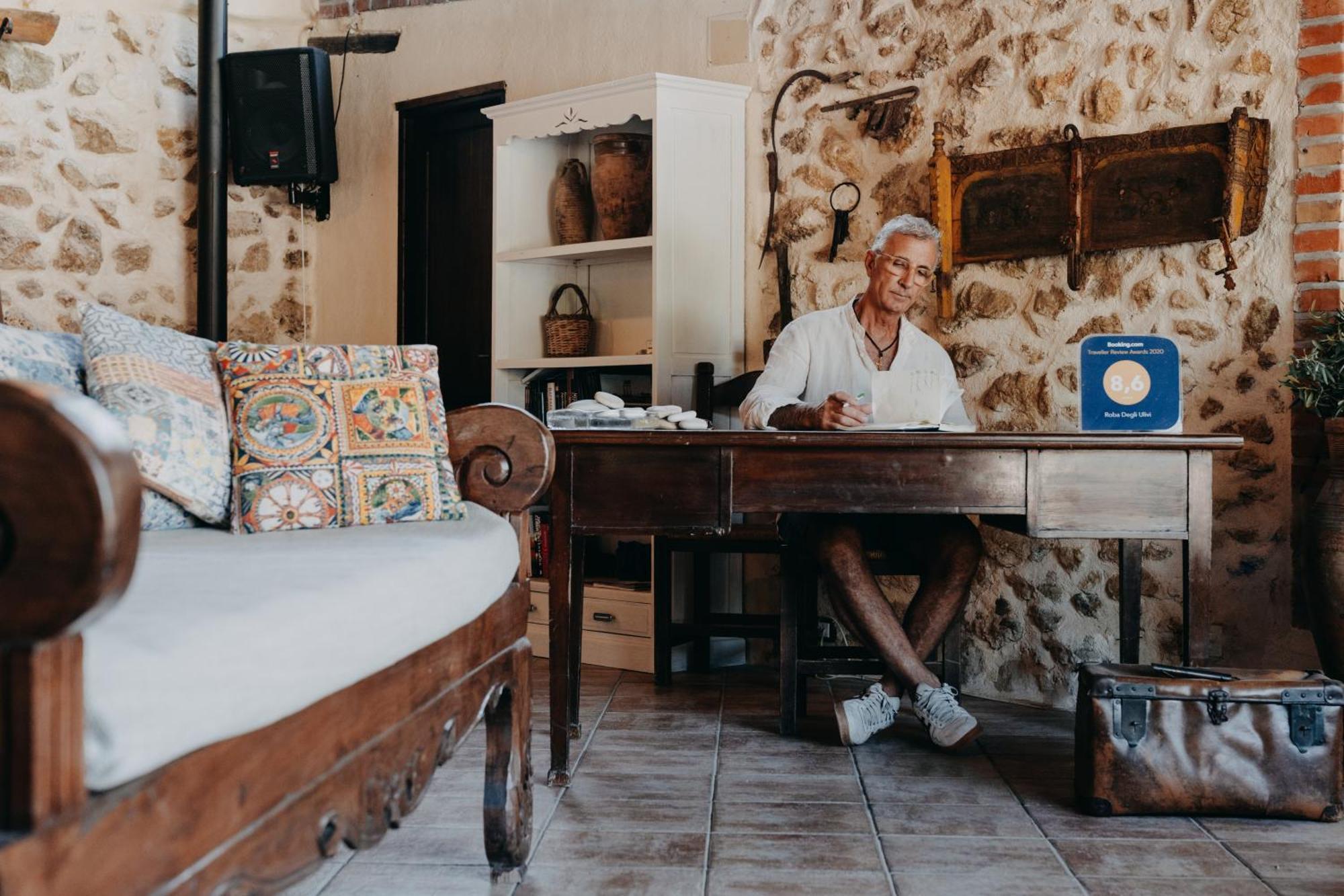 Roba Degli Ulivi Bed and Breakfast Agrigento Buitenkant foto