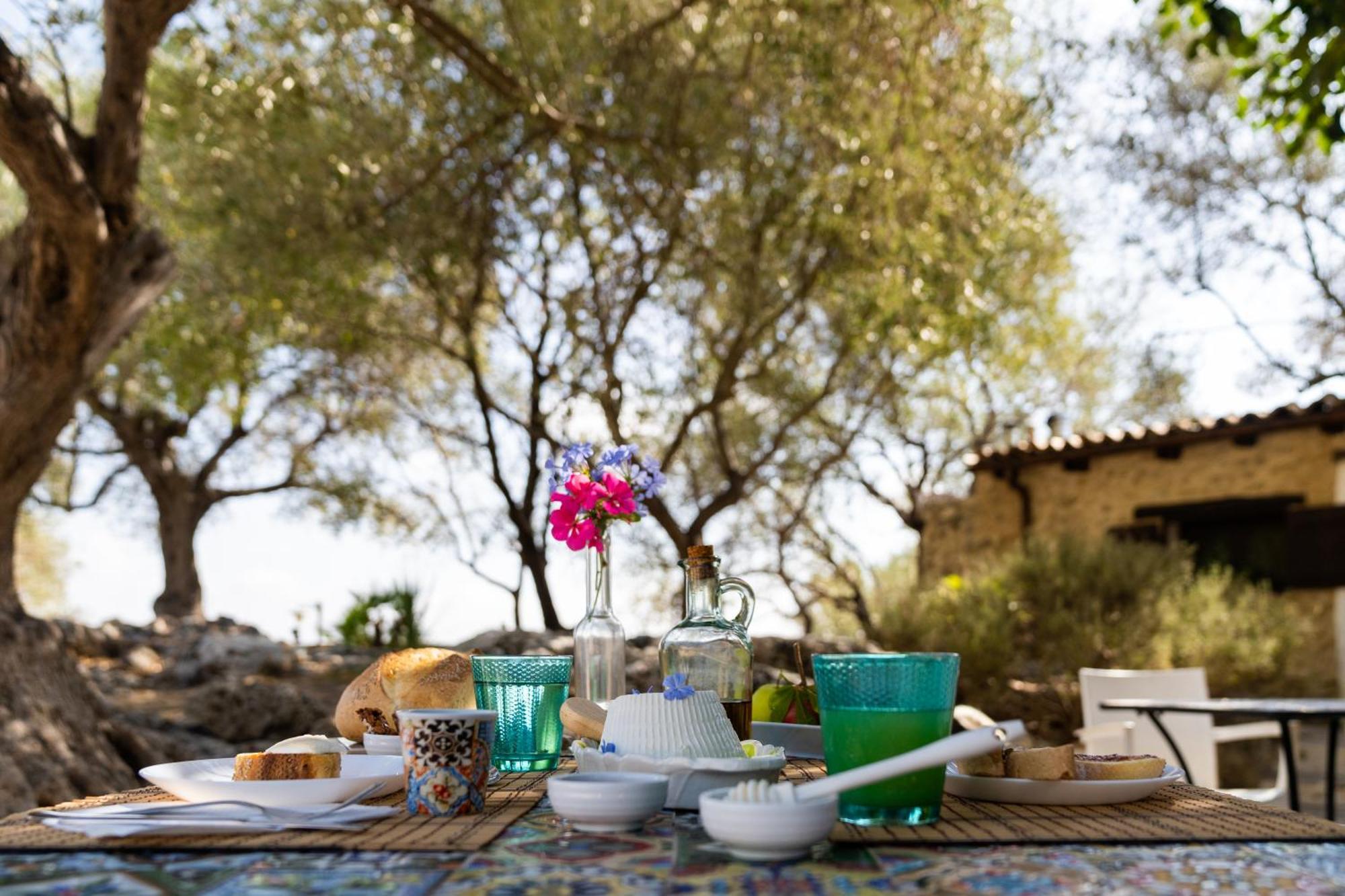 Roba Degli Ulivi Bed and Breakfast Agrigento Buitenkant foto