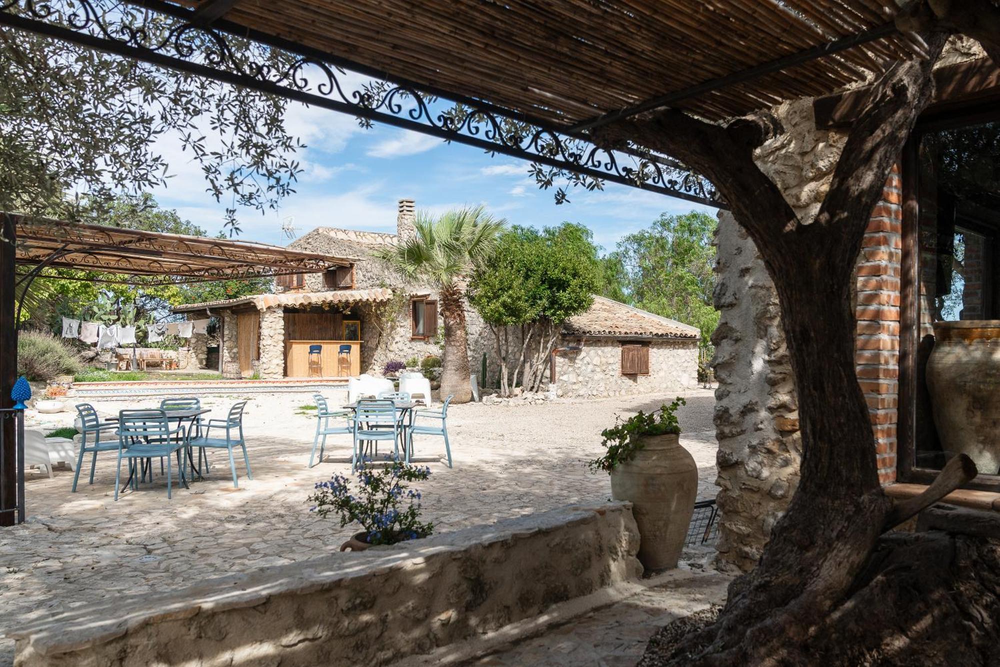 Roba Degli Ulivi Bed and Breakfast Agrigento Buitenkant foto