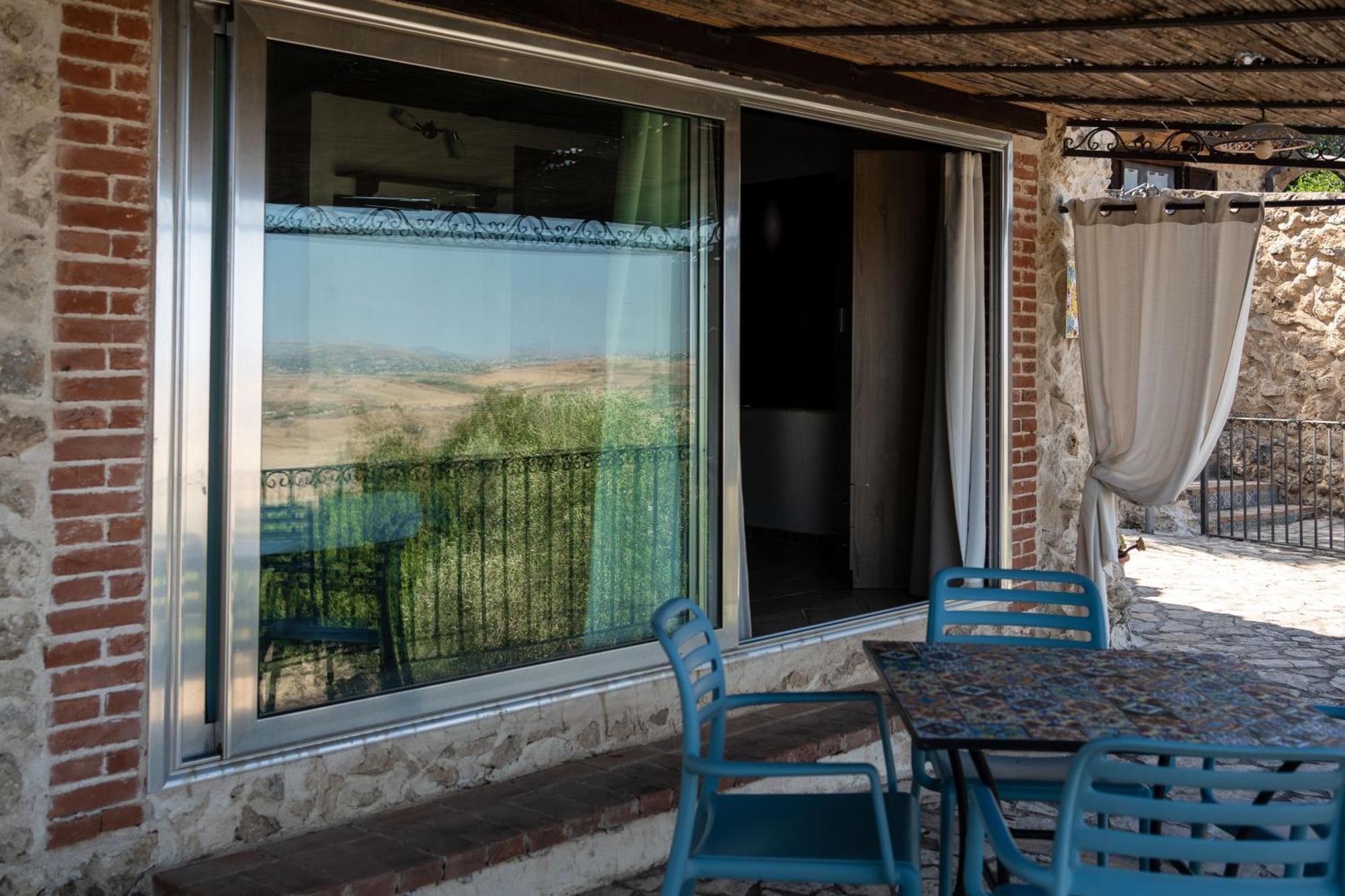 Roba Degli Ulivi Bed and Breakfast Agrigento Buitenkant foto