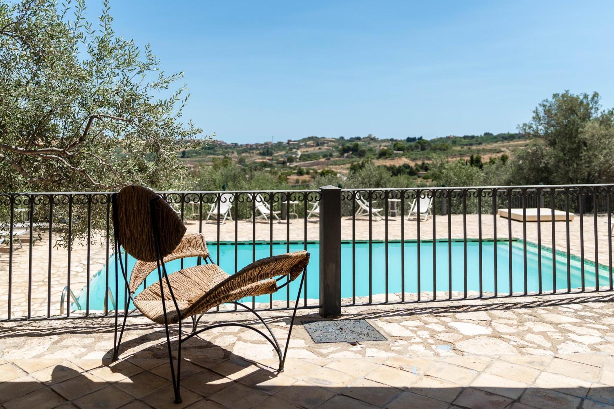 Roba Degli Ulivi Bed and Breakfast Agrigento Buitenkant foto